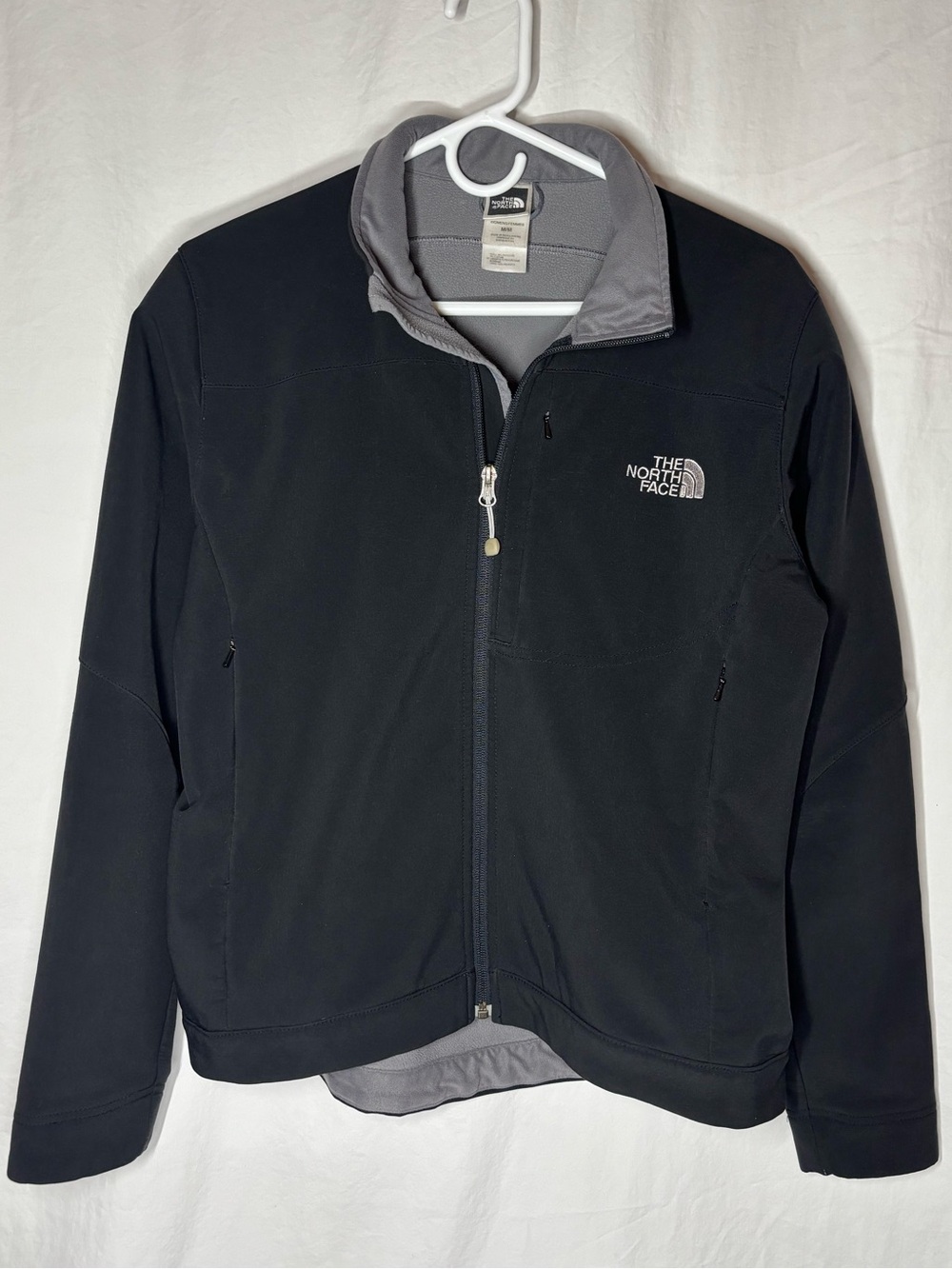 The North Face Apex Black Lightweight Full‑Zip Jacket with Gray Collar